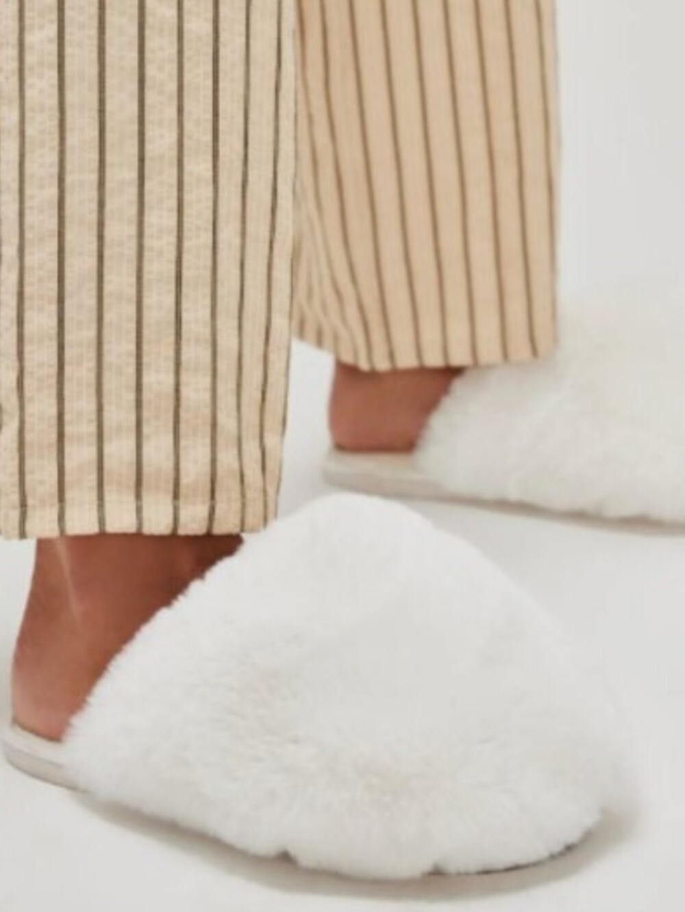 Free People Snowball Faux Fur Slipper in Snow White Size 38 - NEW 🤍